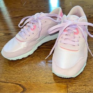 Reebok Classic Nylon Pink Sneakers